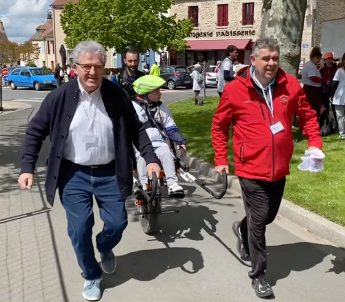 Cordée des Réussites Jean-Marie et Fred au départ de la Joëlette